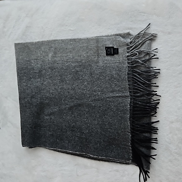 Qi Cashmere Men's Scarf - Picture 1 of 3